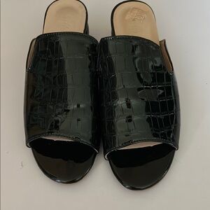 Hills Style Faux crock Black mules with geometric heels.size 6